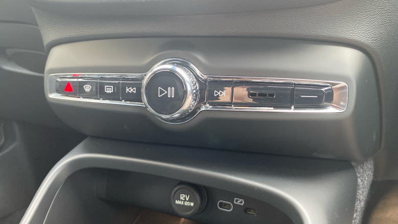 Volvo XC40 2.0 B3P Plus Dark 5dr Auto Petrol Estate